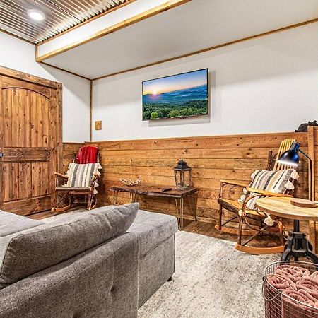 Cherry Log Summit Cabin By Bk Stays - Family Friendly - Playground - Game Room - Jacuzzi - Amazing Mountain Views Exteriör bild