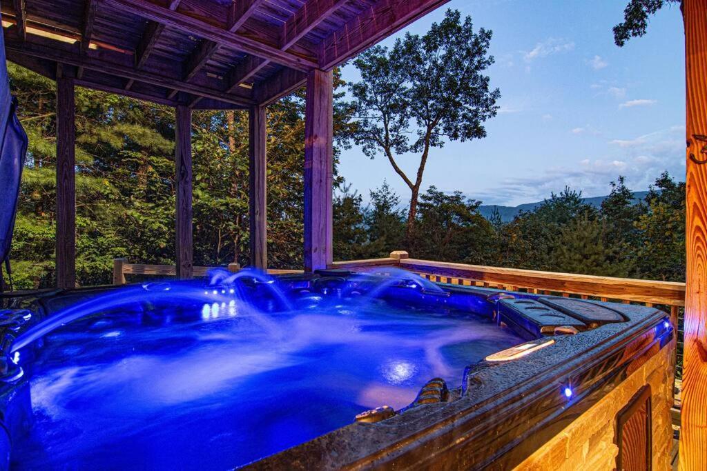Cherry Log Summit Cabin By Bk Stays - Family Friendly - Playground - Game Room - Jacuzzi - Amazing Mountain Views Exteriör bild