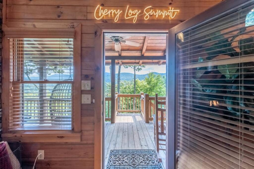Cherry Log Summit Cabin By Bk Stays - Family Friendly - Playground - Game Room - Jacuzzi - Amazing Mountain Views Exteriör bild