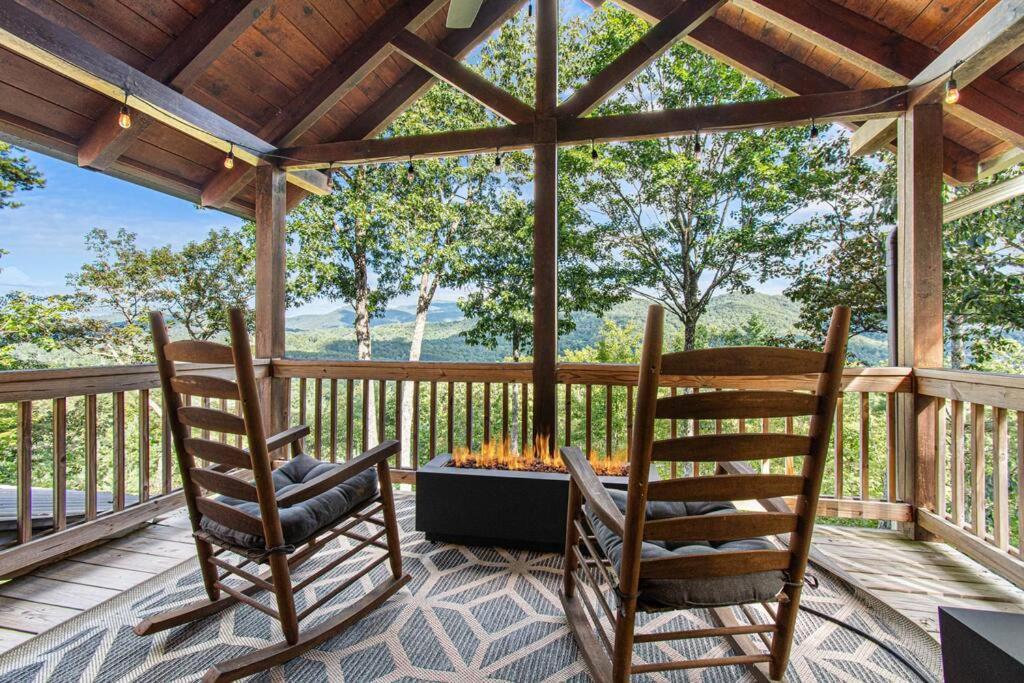 Cherry Log Summit Cabin By Bk Stays - Family Friendly - Playground - Game Room - Jacuzzi - Amazing Mountain Views Exteriör bild