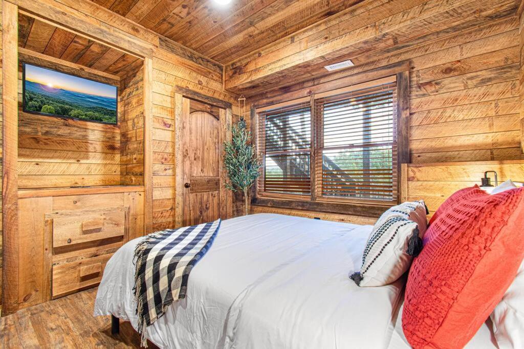 Cherry Log Summit Cabin By Bk Stays - Family Friendly - Playground - Game Room - Jacuzzi - Amazing Mountain Views Exteriör bild