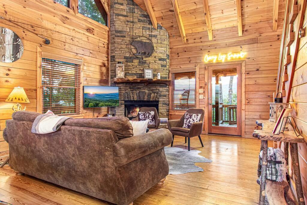 Cherry Log Summit Cabin By Bk Stays - Family Friendly - Playground - Game Room - Jacuzzi - Amazing Mountain Views Exteriör bild