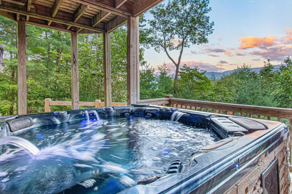 Cherry Log Summit Cabin By Bk Stays - Family Friendly - Playground - Game Room - Jacuzzi - Amazing Mountain Views Exteriör bild