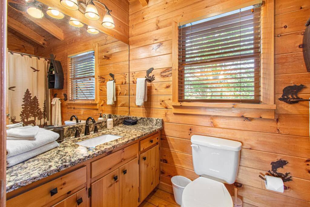Cherry Log Summit Cabin By Bk Stays - Family Friendly - Playground - Game Room - Jacuzzi - Amazing Mountain Views Exteriör bild