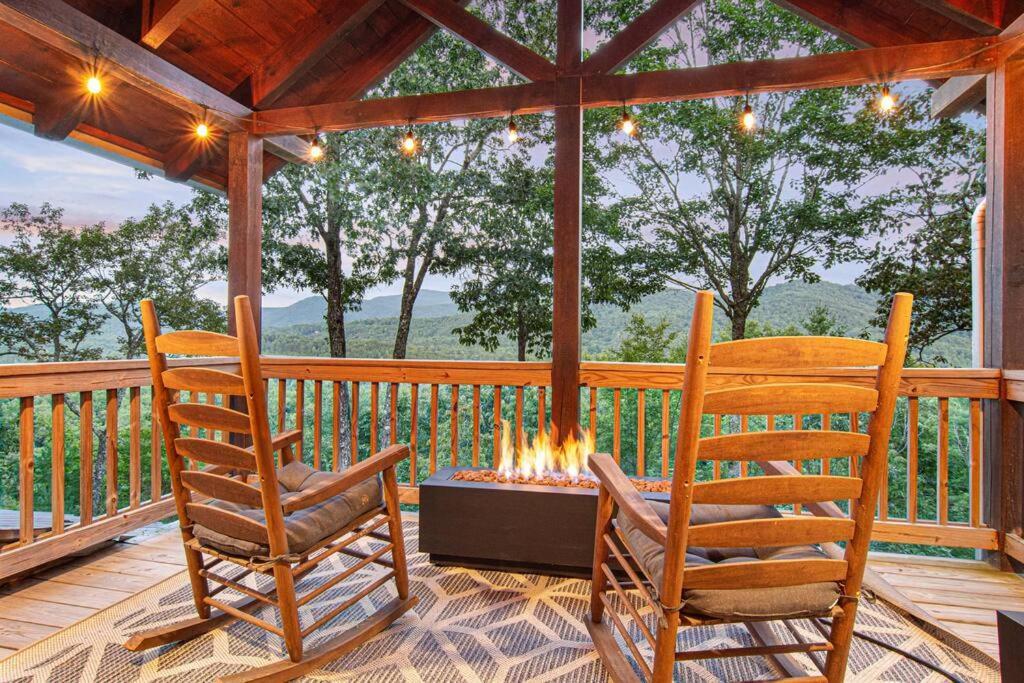 Cherry Log Summit Cabin By Bk Stays - Family Friendly - Playground - Game Room - Jacuzzi - Amazing Mountain Views Exteriör bild